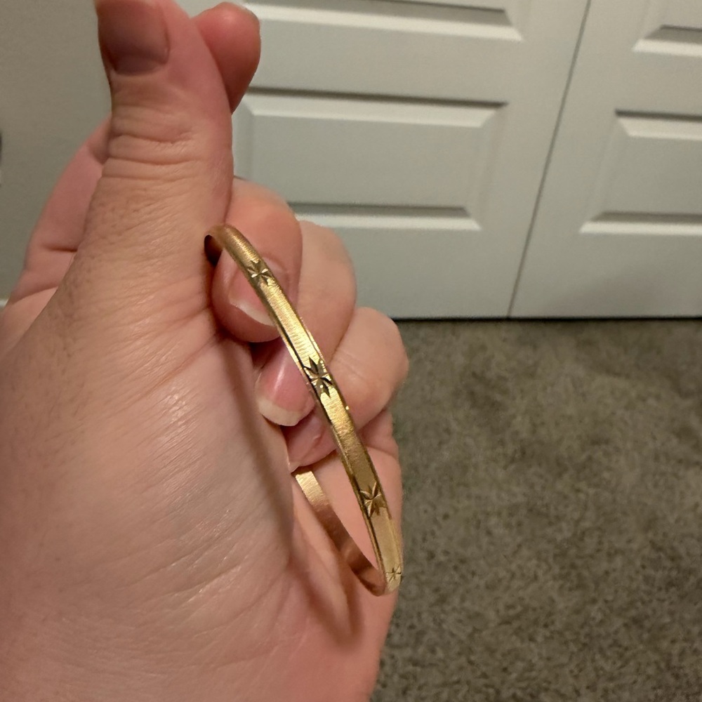 10k Solid Gold Star-Patterned Bangel Bracelet - image 4